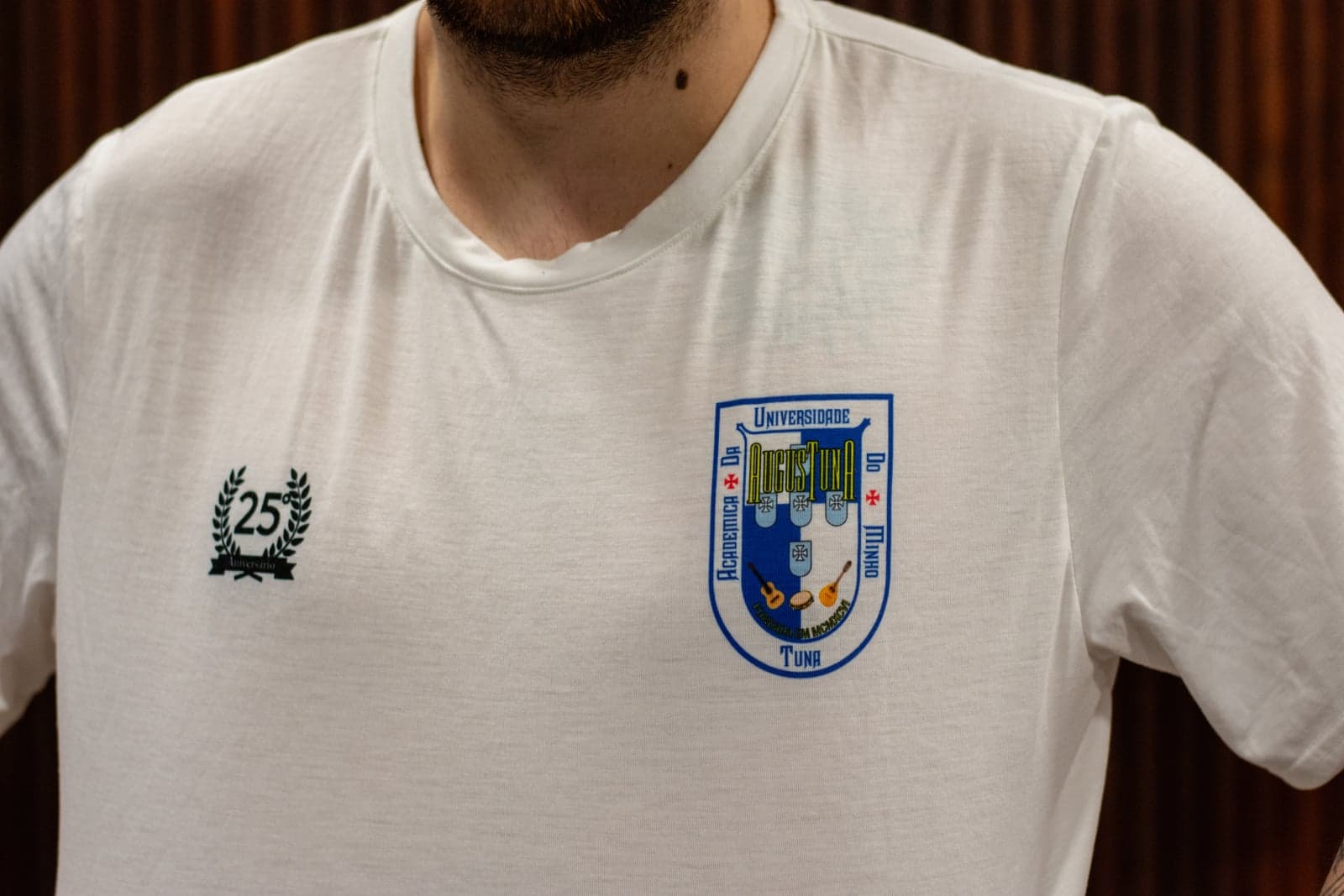 T-Shirt Branca Augustuna – 2
